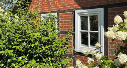 GemĂŒtliches FerienhĂ€uschen am Waldrand