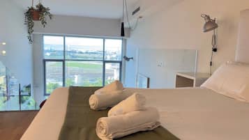 1 slaapkamer, een strijkplank/strijkijzer, gratis wifi, beddengoed