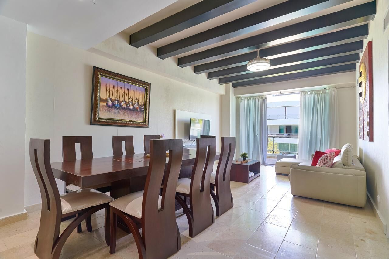 Huoneisto, näköala uima-altaalle | Oleskelualue