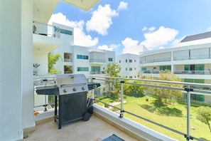 Apartment, Poolblick | Balkon