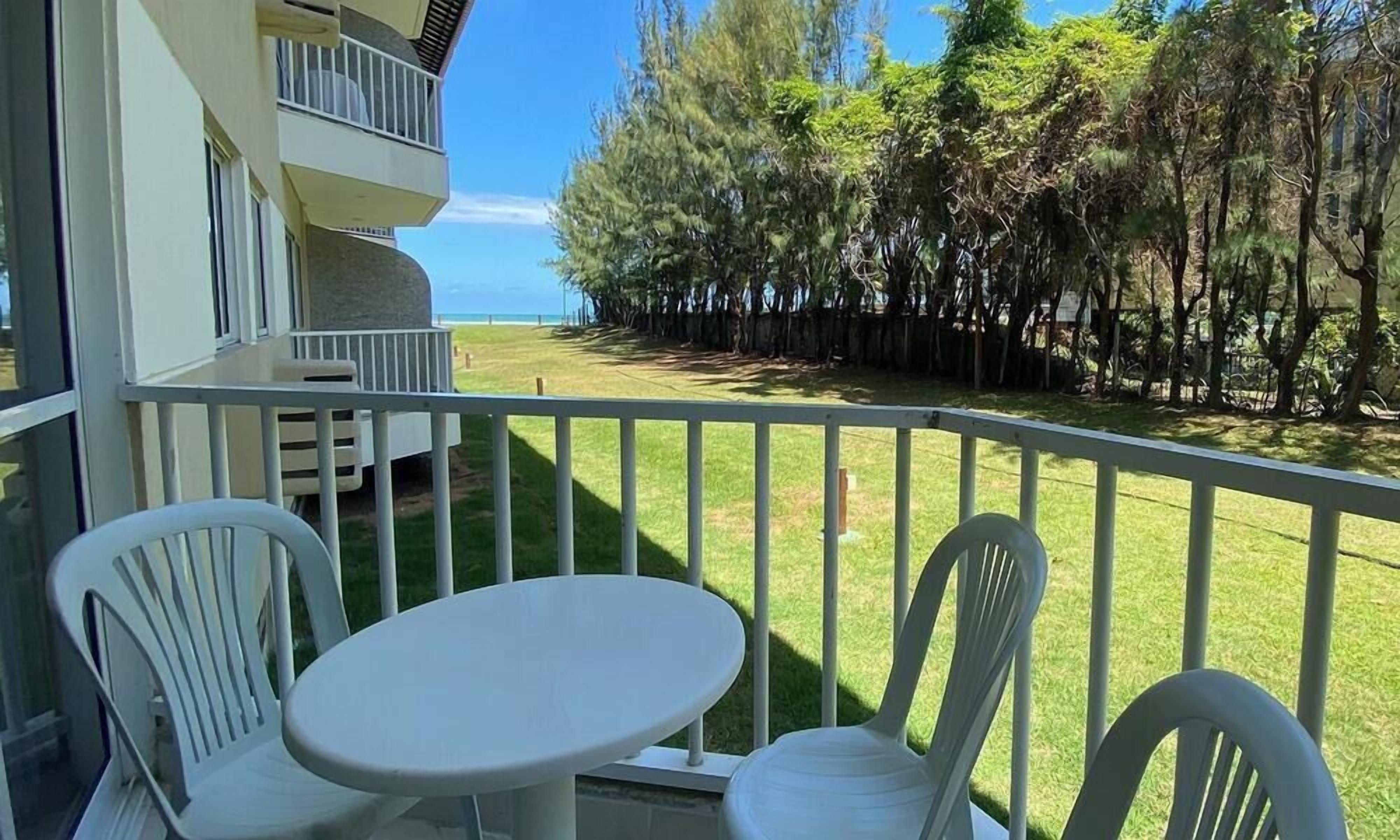 Basic Apartment | Outdoor dining