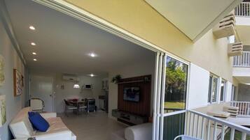 Basic Apartment | Living area