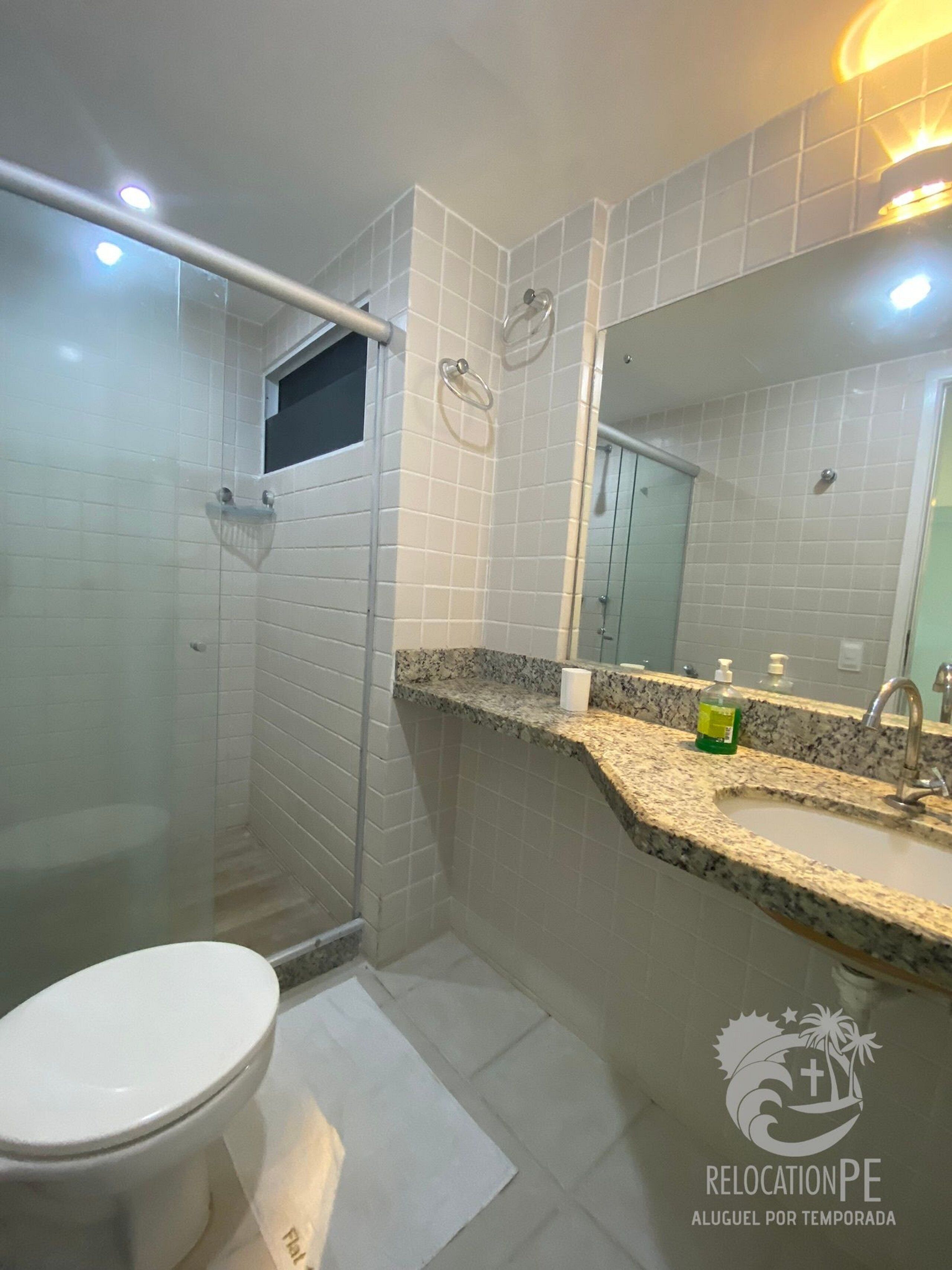 Basic Apartment | Bathroom | Shower, hair dryer, towels, soap