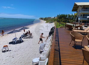 On the beach, white sand, beach bar - Marupiara Suites (Ipojuca)