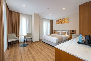 Superior tweepersoonskamer | Een bureau, gratis wifi, beddengoed