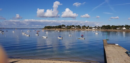 House near beach, sea view, enclosed garden with outdoor shower.