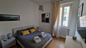 2 bedrooms, iron/ironing board, travel cot, WiFi