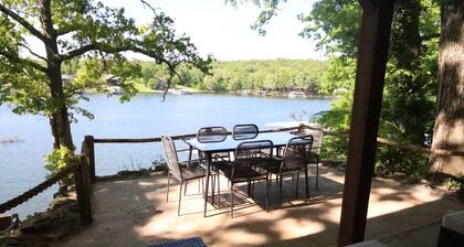 Green Bass Getaway! Private Dock - Sleeps 16+ - Martini Deck