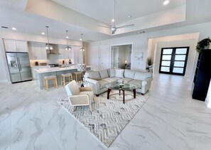 Smart TV, books, stereo