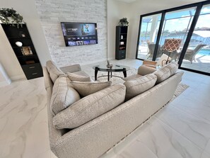 Smart TV, books, stereo - TOP FLORIDA's Villa Sun Castle (Cape Coral)