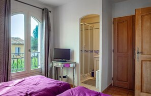 2 bedrooms, free WiFi