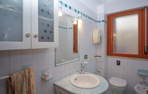 Douche, sèche-cheveux