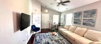 Modern comfort, 2BR/2BA Retreat