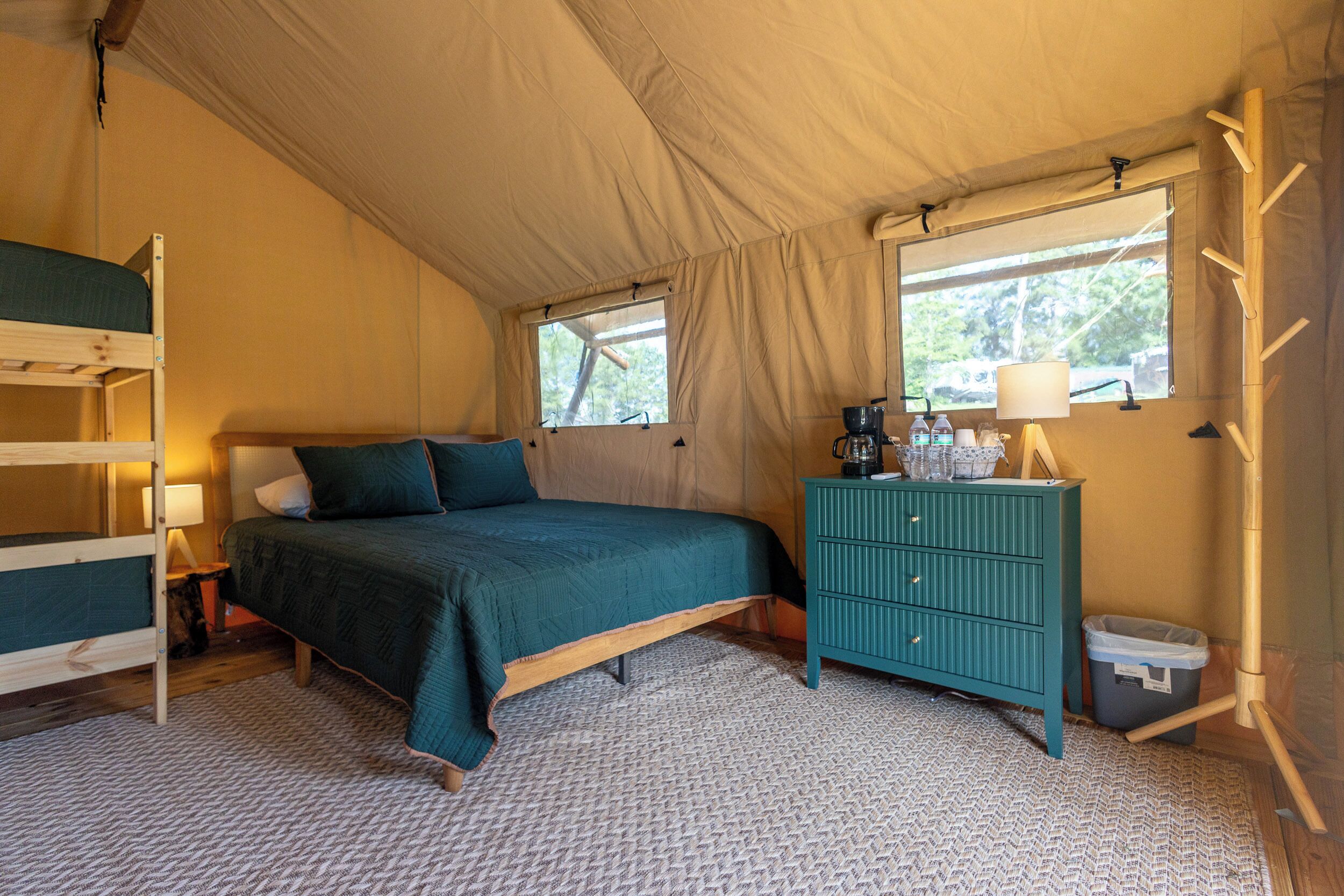 1 bedroom, internet, bed sheets