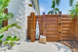 Property grounds - Walk to Gulf: Luxe Luau-Themed Gem in Holmes Beach (Holmes Beach)