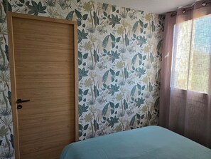 2 室のベッドルーム、WiFi、ベッドシーツ