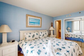 3 makuuhuonetta, silitysrauta/-lauta, internet, vuodevaatteet