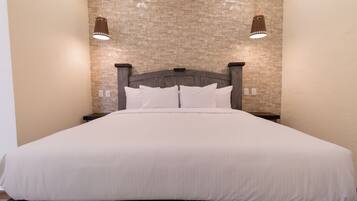 Junior Suite | Premium bedding, in-room safe, free WiFi, bed sheets
