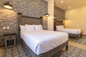 Superior-Suite, Blick auf den Innenhof | Hochwertige Bettwaren, Zimmersafe, kostenloses WLAN, Bettwäsche