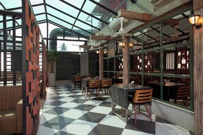 Restaurant - KAIRA PARK (Chennai)