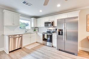 Fridge, microwave, stovetop, dishwasher - Walk to Main St & River: Downtown Helen Condo (Helen)