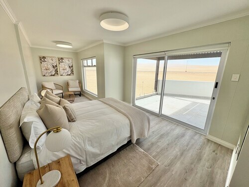 3-bedroom townhouse in tranquil Walvis Bay with, WiFi and modern finishes.