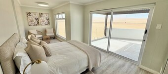3-bedroom townhouse in tranquil Walvis Bay with, WiFi and modern finishes.