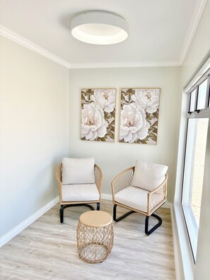 Interior - 3-bedroom townhouse in tranquil Walvis Bay with, WiFi and modern finishes. (Walvis Bay)