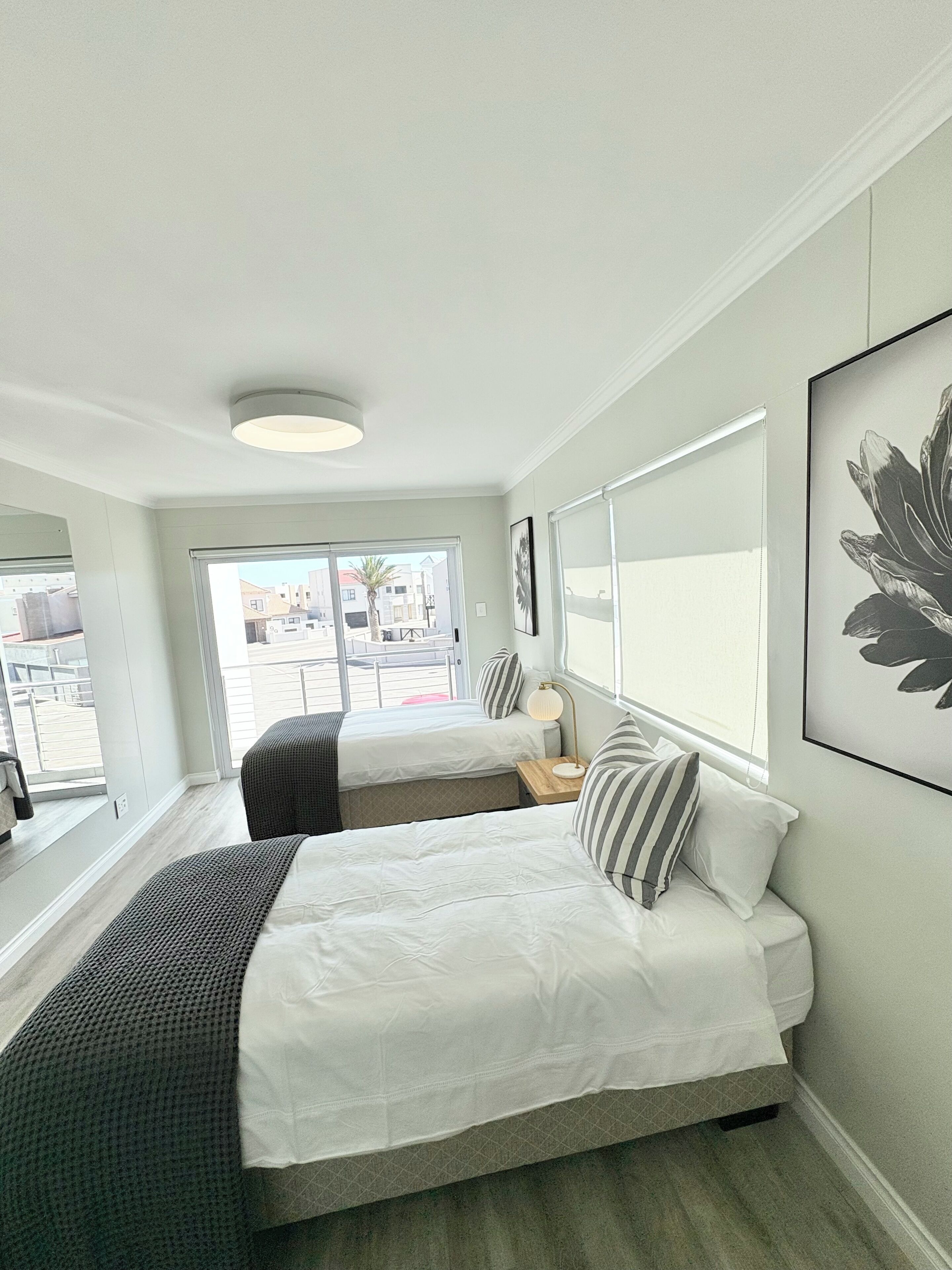 3 habitaciones, tabla de planchar con plancha, wifi y ropa de cama 