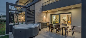 Villa Trixie - Green Garden Villas