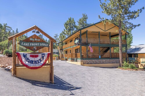 Big Bear Lake Front Lodge