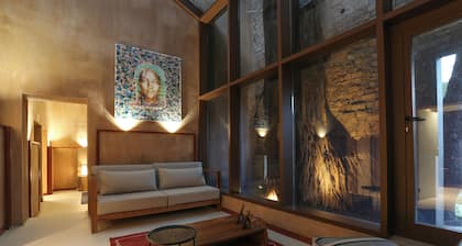 Mumba Lodge by Flow