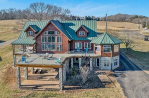 Exterior - Great Lake Escape - Sleeps 10 -Allows 1 dog (Goodview)