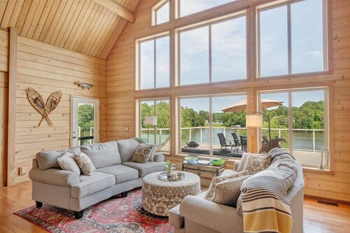 Great Lake Escape - Sleeps 10 -Allows 1 dog