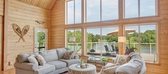 Great Lake Escape - Sleeps 10 -Allows 1 dog