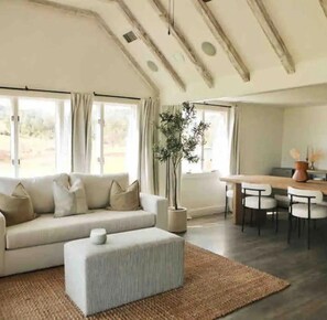 Living area - Entire home in Placerville, California, United States (Placerville)