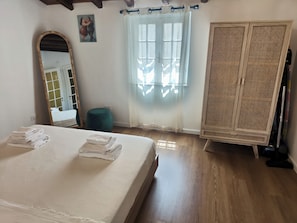 1 camera, ferro/asse da stiro, culla da viaggio, Wi-Fi gratuito