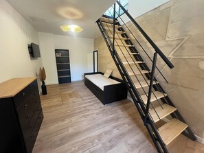 4 Schlafzimmer, Bügeleisen/Bügelbrett, WLAN, Bettwäsche