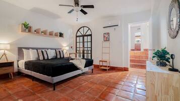 3 bedrooms, desk, iron/ironing board, WiFi