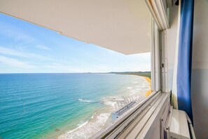 Interior - Captain’s Beachfront Pool and Parking (Luquillo)