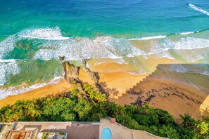 Beach nearby - Captain’s Beachfront Pool and Parking (Luquillo)