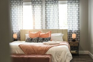 4 habitaciones, escritorio, tabla de planchar con plancha y wifi gratis 