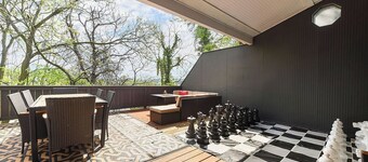 REGAL BRICKS - Giant Outdoor Chess/Fire Pit/Game Room/Private Deck/Fire Pit