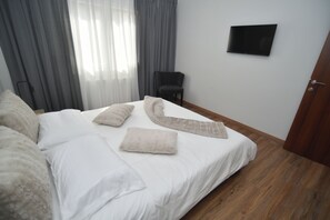 1 habitación, tabla de planchar con plancha, wifi y ropa de cama 