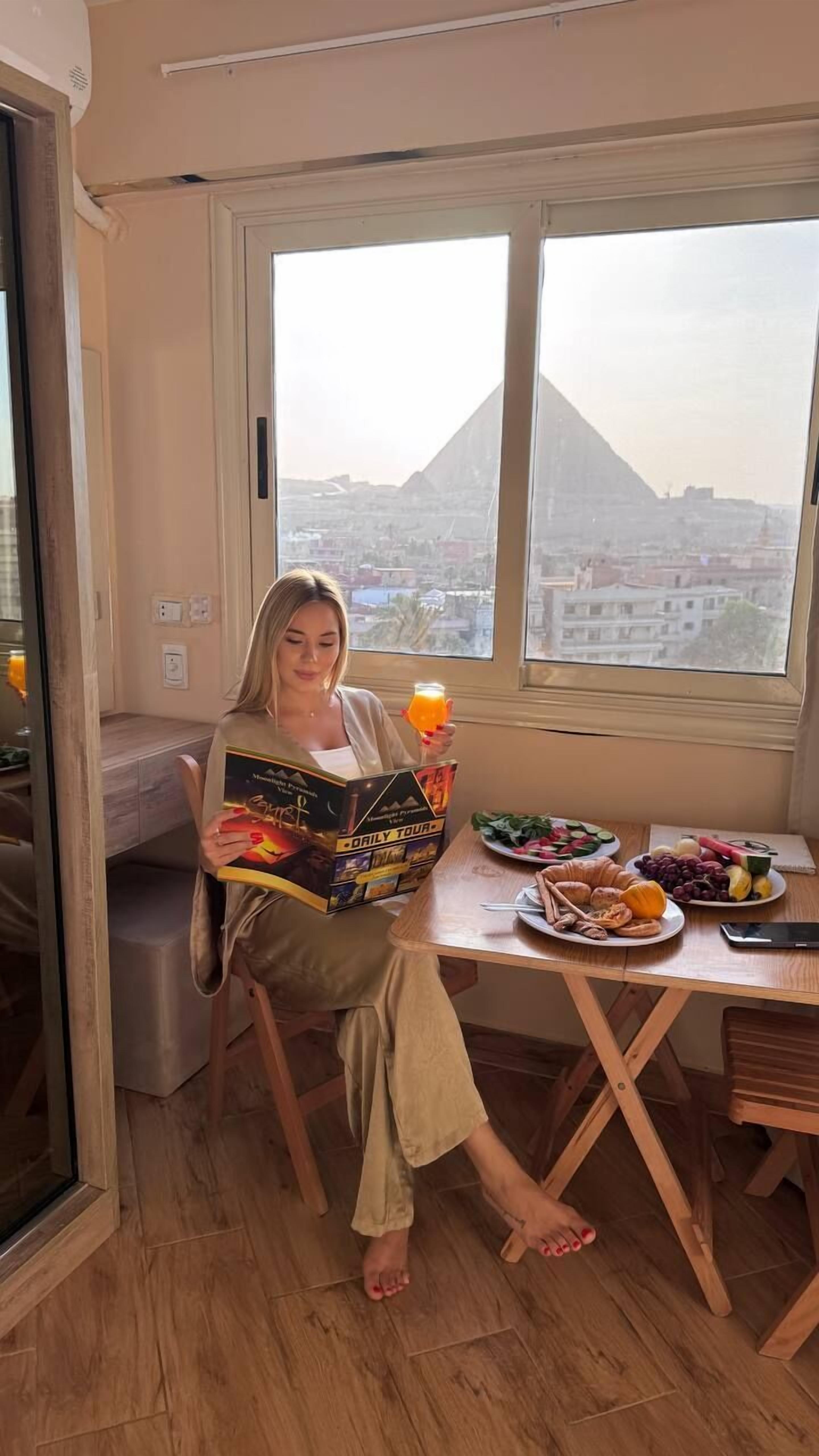 Foto - Moonlight pyramids view INN