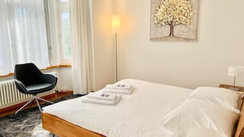 1 bedroom, desk, iron/ironing board, WiFi