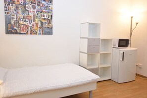 Schreibtisch, Bügeleisen/Bügelbrett, WLAN, Bettwäsche