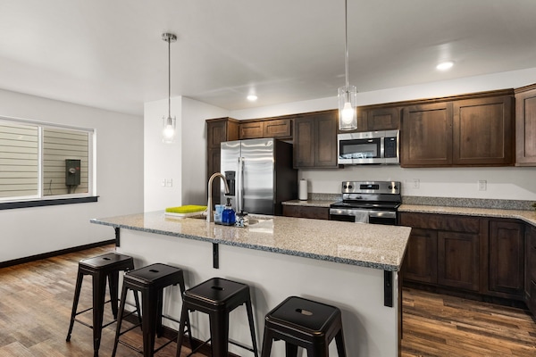 Refrigerador, microondas, horno, placa de cocina