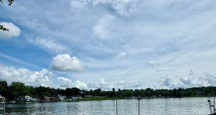 AllSports lakefront cottage. 3 bedrooms, 2 baths, private beach, yard and deck