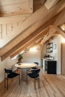 Apartamento luxo, para não fumantes, vista para a cidade | Roupas de cama premium, escrivaninha, Wi-Fi de cortesia, roupa de cama
